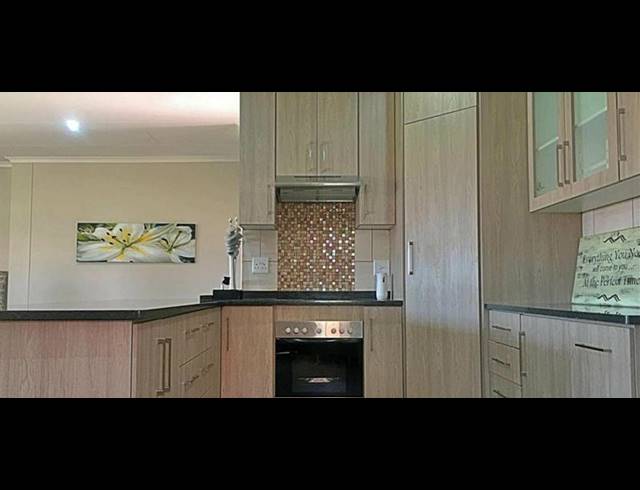 3 BEDROOM HOUSE FOR SALE IN WATERKLOOF EAST